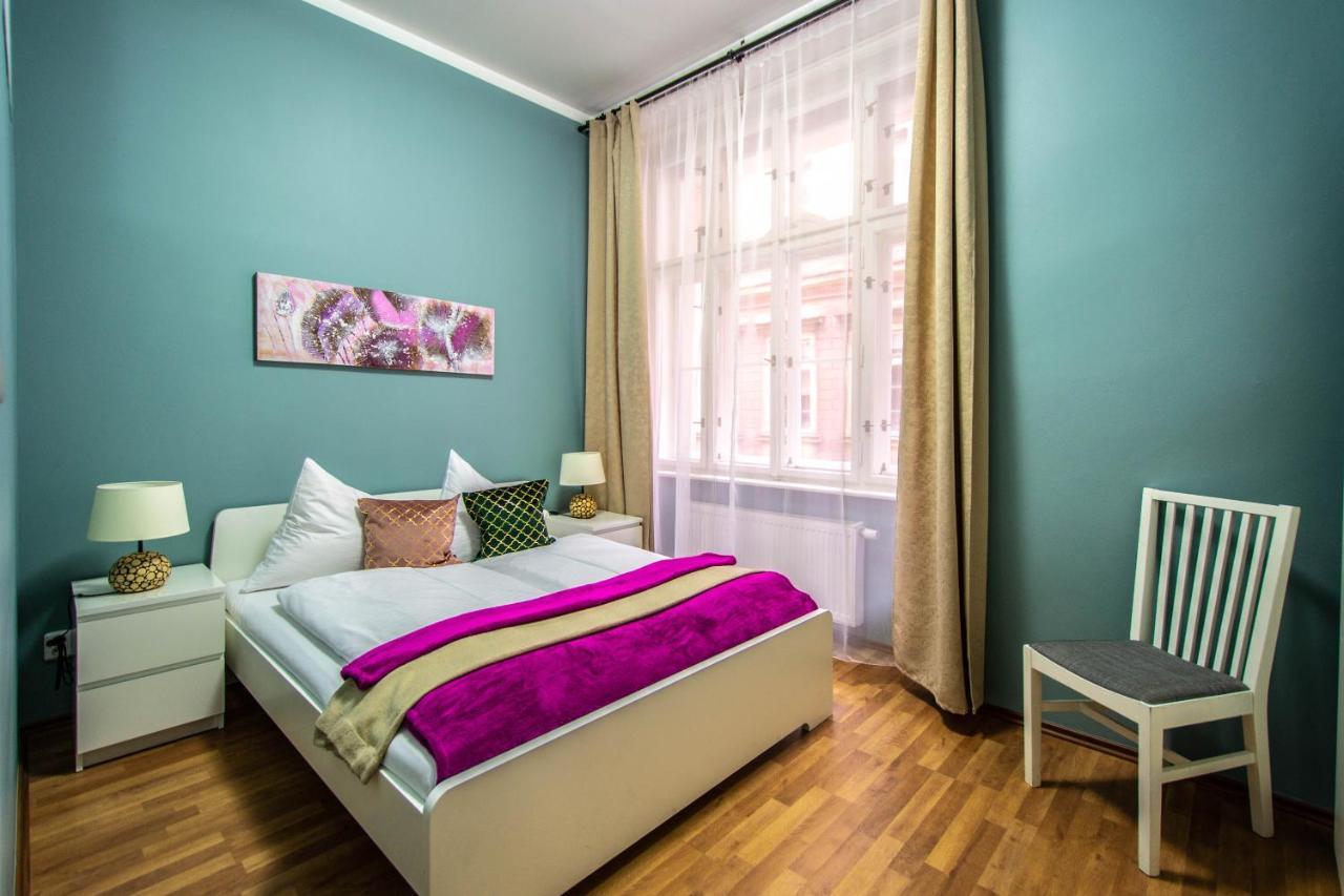 Ruzova Apartment By Ruterra Praha Eksteriør bilde
